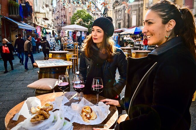 Authentic Naples Food Tour with 8+ Tastings of Pizza, Wine & More - Via dei Tribunali: the pizza street stretch (and a great place to focus)