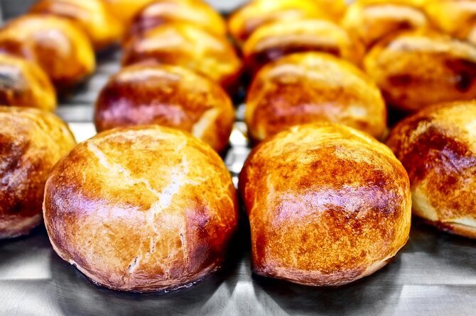Authentic Naples Food Tour with 8+ Tastings of Pizza, Wine & More - Via San Gregorio Armeno: street charm with a reason behind it