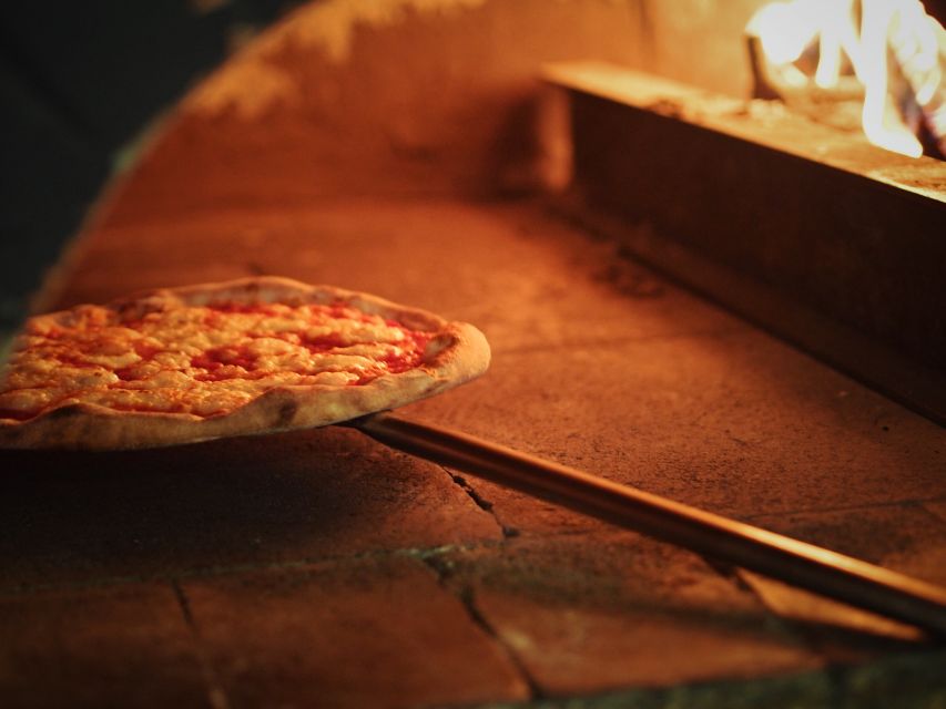 Authentic Neapolitan Pizza Lesson - Toppings and dough stretching: how to think like a pizza maker