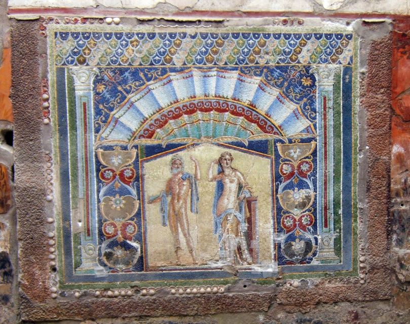 Ercolano: Herculaneum Skip-the-Line Ticket & Audio Guide - Herculaneum’s “mini” scale makes it easier to enjoy