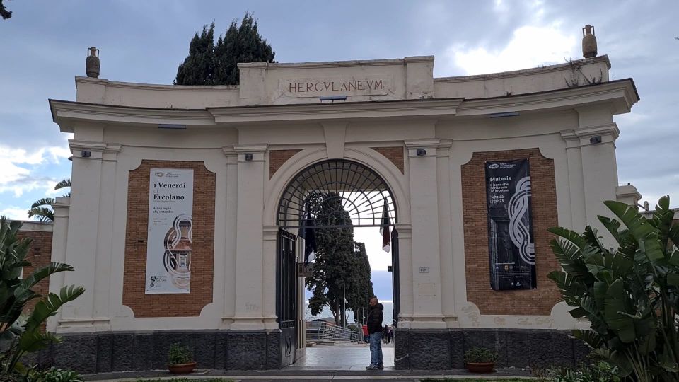 Ercolano: Herculaneum Skip-the-Line Ticket & Audio Guide - Skip-the-line ticket plus audio guide: what this package really is