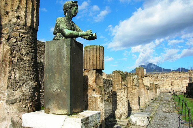 Explore Pompeii & Amalfi in One Day from Naples with Free Time - Comfort, pacing, and group size on a full day