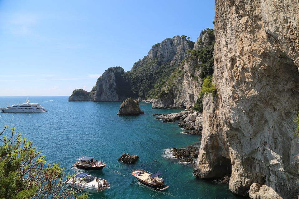 From Amalfi: Li Galli Islands and Capri Full-Day Boat Tour - Capri Without the Grotto: Using Your 2.5 Hours Wisely