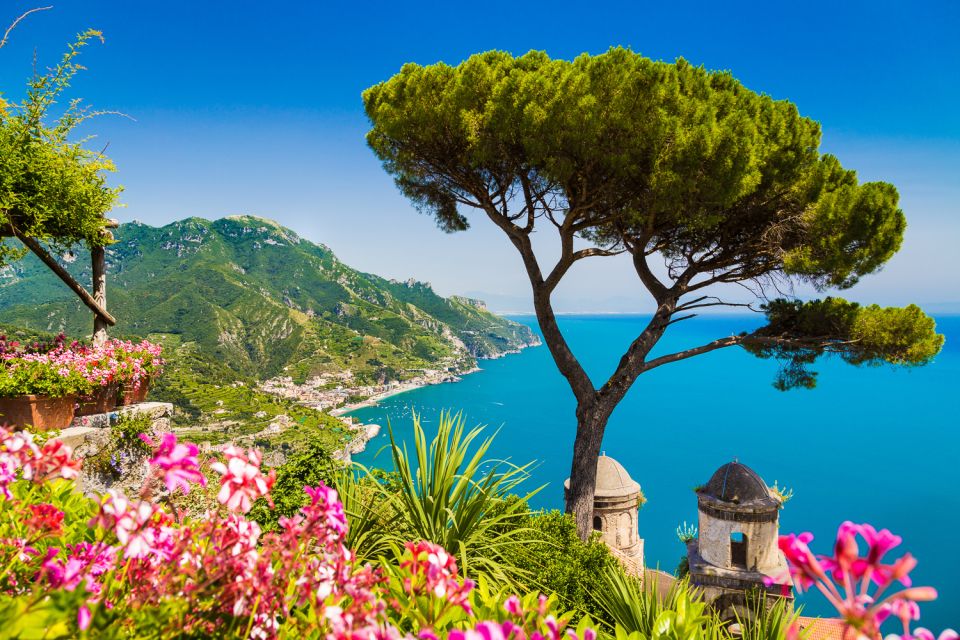 From Naples: Free Time in Amalfi & Positano - The Bus Ride Out of Naples: Air-Conditioned Comfort and Real Commentary