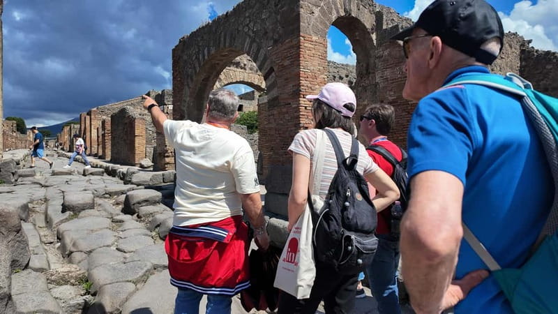 From Naples: Guided tour of Pompeii skip-the-line and round-trip train - Key things I’d plan around