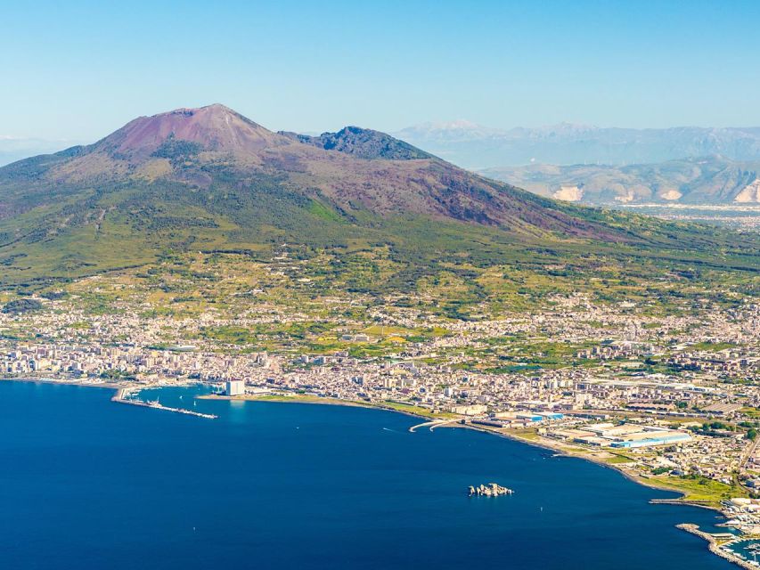 From Naples: Mount Vesuvius Transfer with Entry Tickets - Getting to the bus: where to stand in Naples