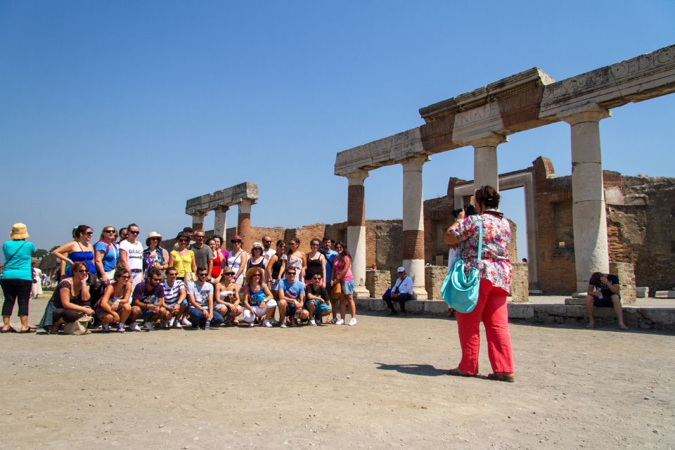 From Naples: Pompeii & Amalfi Coast Full-Day Trip - Amalfi Town Free Time: What 1.5 Hours Feels Like