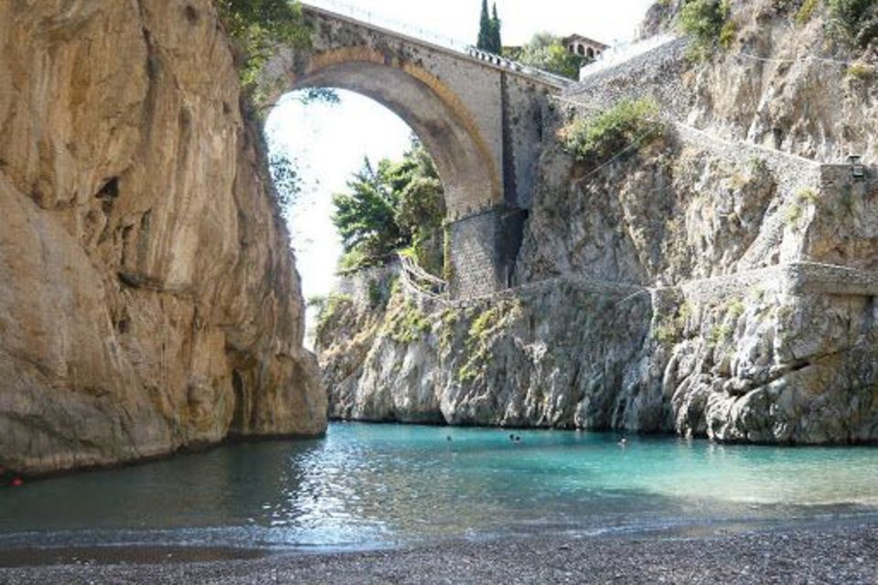 From Naples: Pompeii & Amalfi Coast Full-Day Trip with Lunch - The cameo factory stop: a restroom break that’s actually interesting
