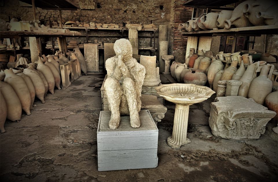 From Naples: Pompeii Guided Tour with Skip-the-Line Tickets - Everyday Pompeii: bakery and housing blocks