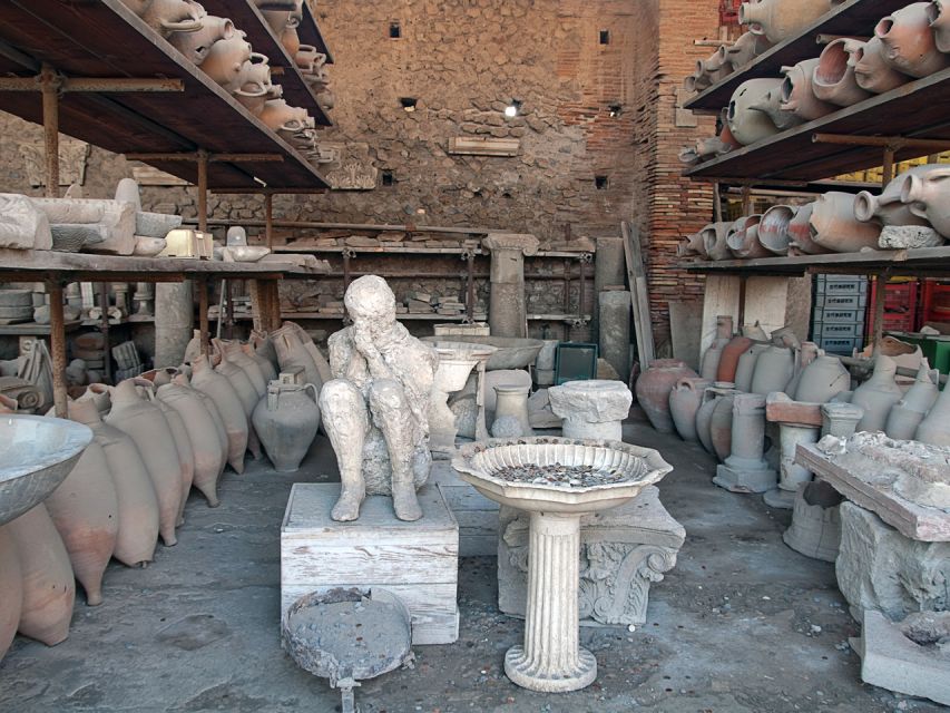 From Naples: Pompeii, Herculaneum, & Vesuvius Full-Day Tour - Food, water, and bathroom reality at each stop