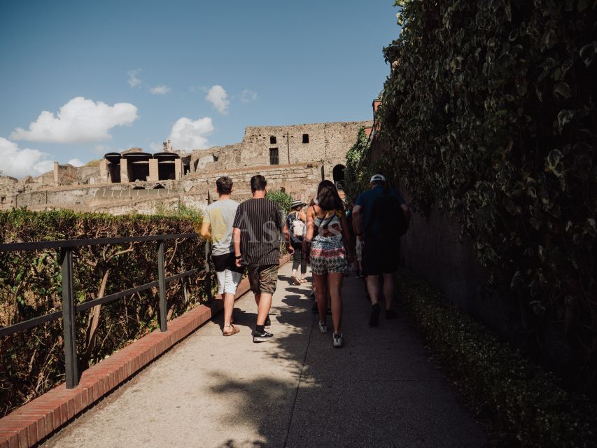 From Naples: Pompeii & Herculaneum with Archaeologist Guide - Why Pompeii + Herculaneum is such a smart combo