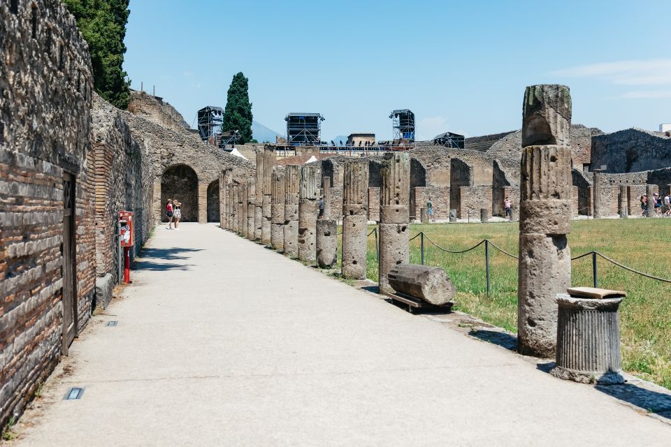 From Naples: Pompeii Ruins & Mount Vesuvius Day Tour - From Naples pickup to Pompeii: where the day starts