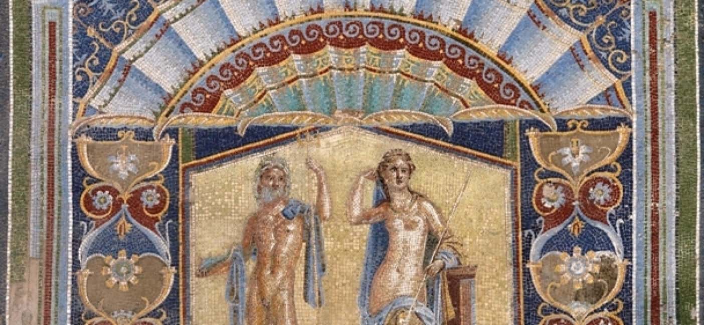 Herculaneum: Tickets & Tour with a Local Archaeologist - Casa dell’Albergo and the lived-in feel of Roman streets