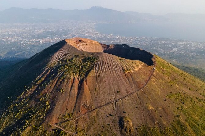 Mount Vesuvius Tour from Pompeii Led by an Expert Guide - Views over the Bay of Naples: photos, clouds, and timing
