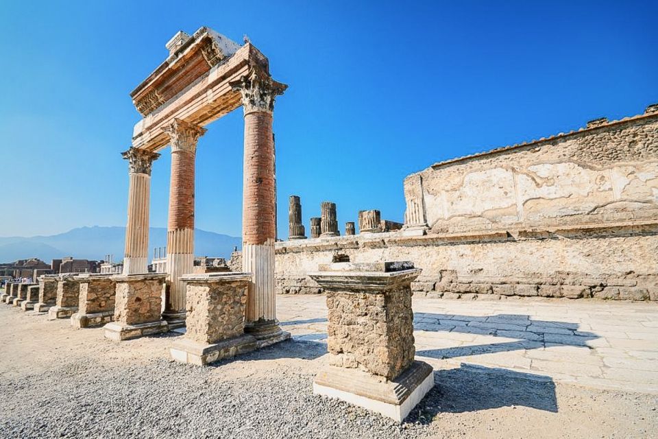 Naples: Day Trip to Pompeii and Capri - Weather, language options, and why your guide makes a difference