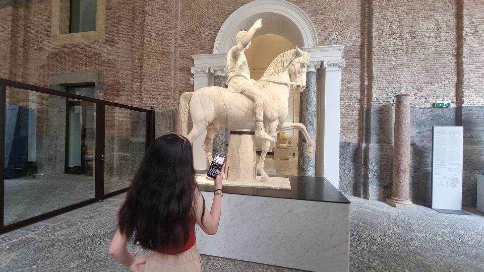 Naples: National Archaeological Museum audio guide - Finding your next stop: the good map, and the limits of phone navigation