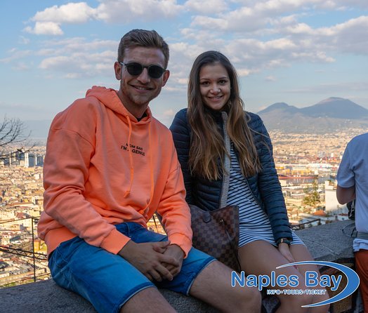 Naples Panoramic Walking Tour: From the Hills to the Center - Naples’ Longest Street: Balcony Views Over the Gulf and Rooftops
