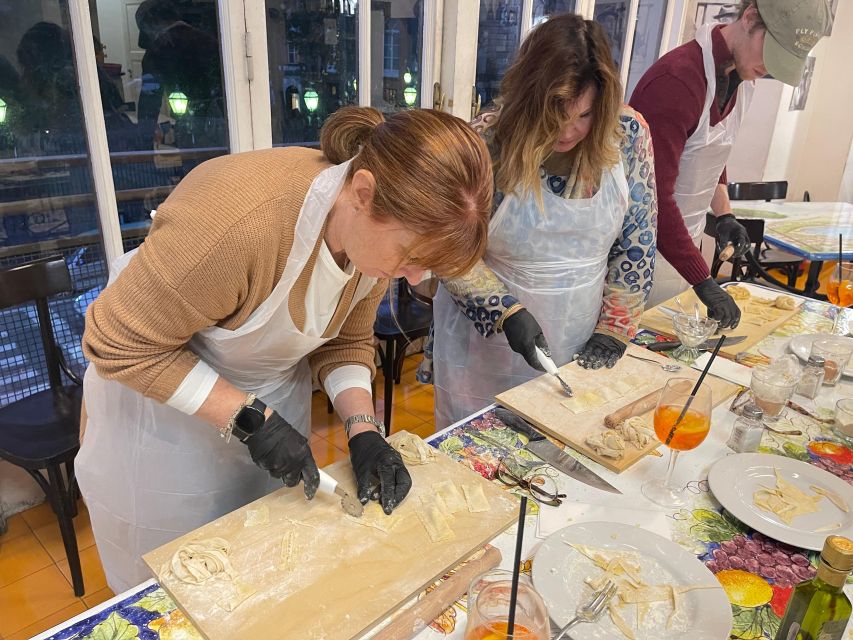 Naples: Pasta Cooking Class with Tiramisù and a Drink - Key points that make this class worth your time