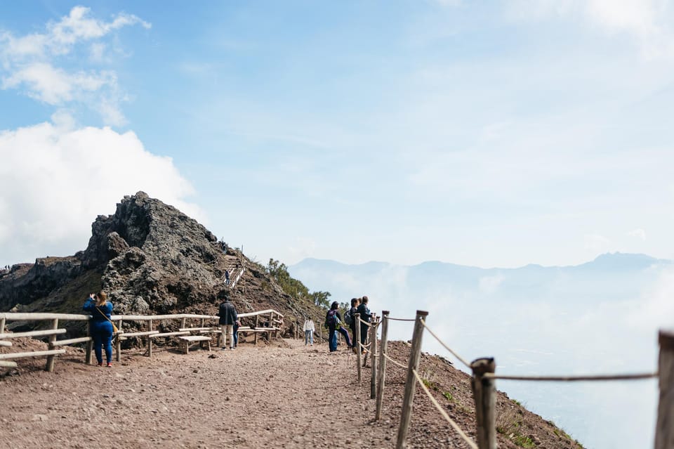 Naples: Pompeii and Mt. Vesuvius with Lunch and Wine Tasting - Skipping the queue at Pompeii: what makes the morning count
