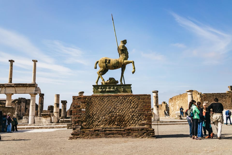 Naples: Pompeii and Mt. Vesuvius with Lunch and Wine Tasting - Vesuvius hike options: crater views or lava-cave Hell Valley