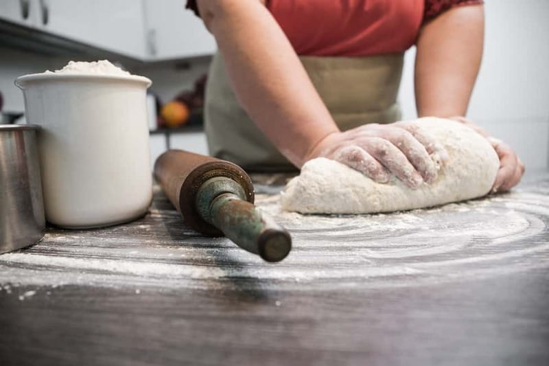 Naples: Premium Pizza-Making Class at a Pizzeria - Sweet Finish and Limoncello: Fried Dough Bites with Chocolate Spread