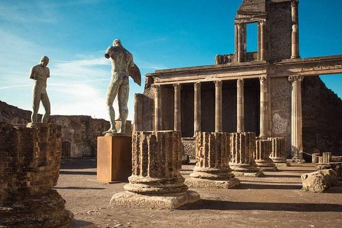 Naples Shore Excursion: Naples City and Pompeii Half Day Sightseeing Tour - Naples city reality check: graffiti, traffic, and why the tour helps