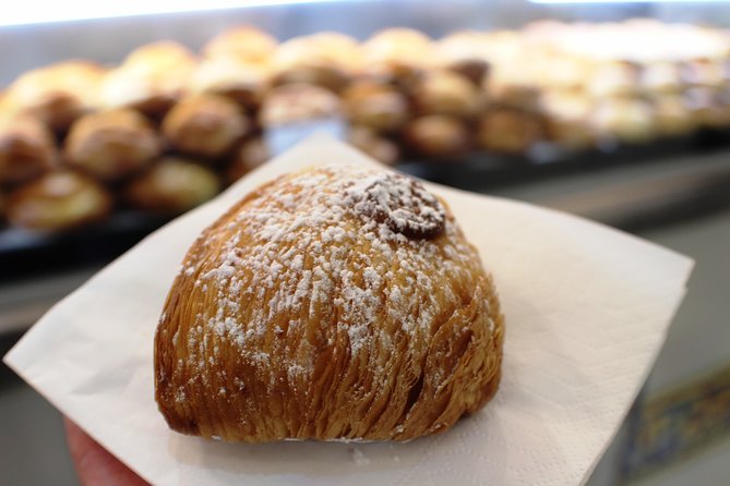 Naples Street Food Tour: Discover Local Flavors with Expert Guide - Why this 2.5-hour Naples walk works for first-timers