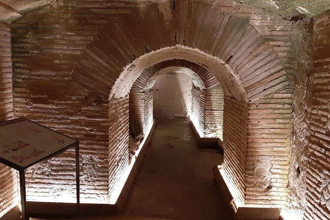Naples Underground Official Skip-the-line Ticket - Hearing the Guide: Group Size, Echo, and What to Do About It