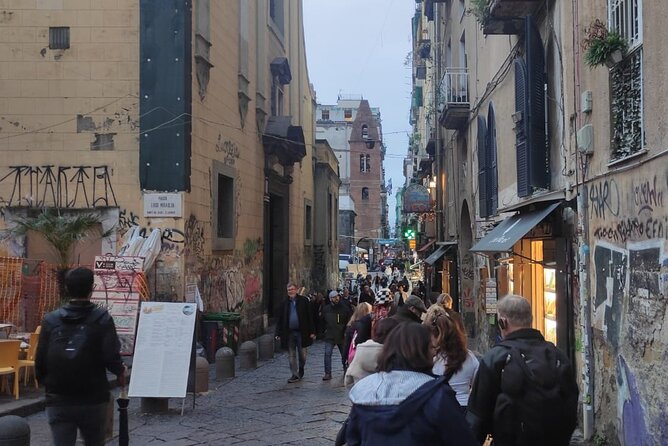 Naples Walking Tour: Old Town and Spaccanapoli - Piazza Dante to Port’Alba: the old city starts fast