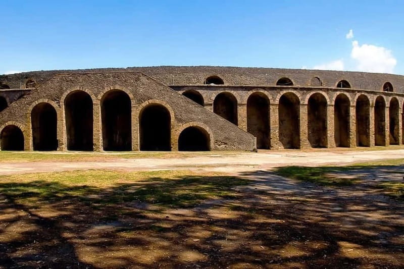 Pompei: Pompeii Private Tour - Meeting point near Circumvesuviana: less stress, more time