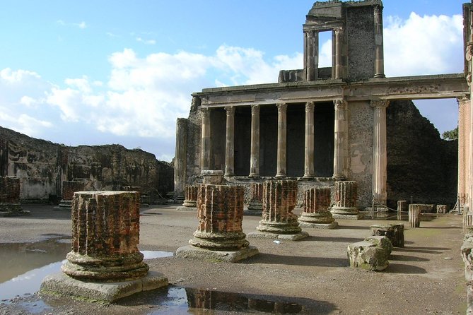 Pompeii: 2 Hour Private Tour with an Archeologist Guide - Archaeological Park of Pompeii: the city highlights in 120 minutes