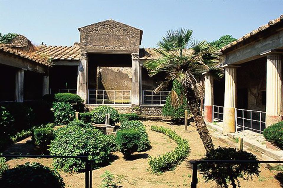 Pompeii and Vesuvius Full-Day Tour from Amalfi Coast - Pompeii Ruins With a Guided Route and Headphones