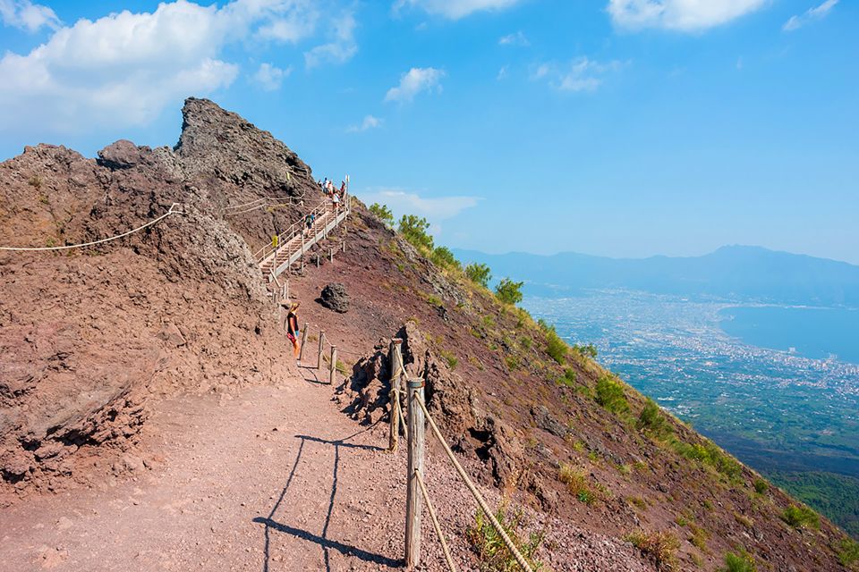 Pompeii: Day Tour of Pompeii and Vesuvius with Bus Transfer - Hiking to Gran Cono: The Climb, the Rim, and What to Expect