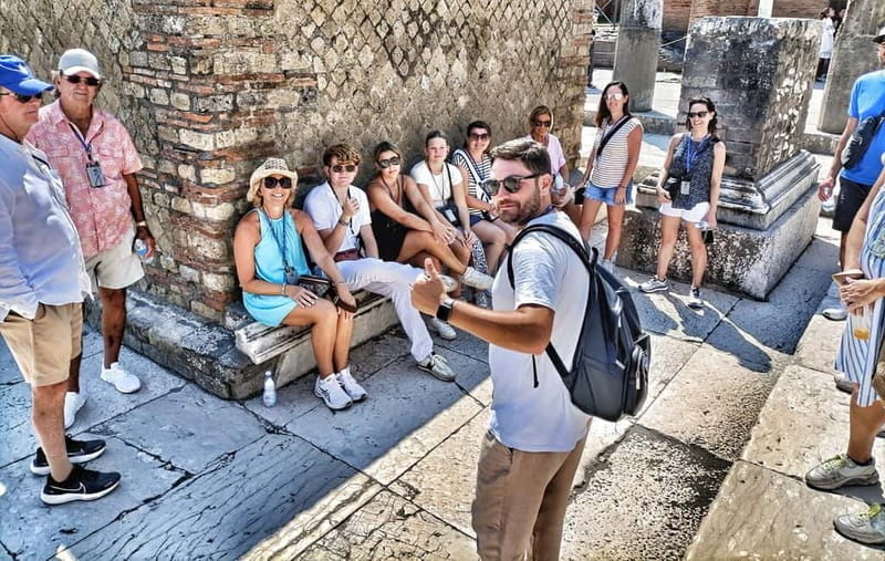 Pompeii: Exclusive Tour with Archaeologist and Entry Tickets - Porta Marina to the Forum: how Pompeii explains Roman public life