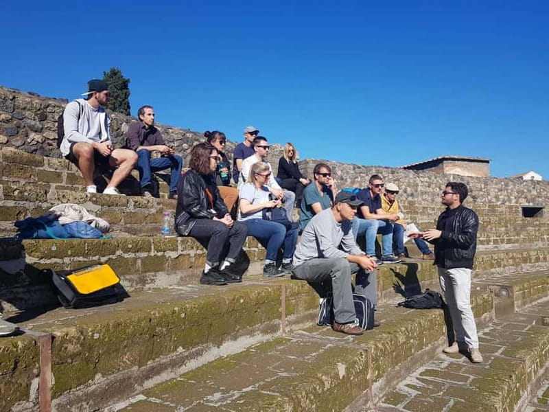 Pompeii: Exclusive Tour with Archaeologist and Entry Tickets - Baths, mosaics, and daily comfort: seeing leisure and status