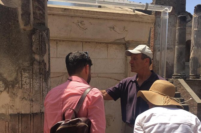 PompeiI Exclusive Tour with your Archaeologist in a Small Group - Via dell’Abbondanza and Teatro Grande: streets and entertainment