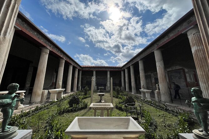 PompeiI Exclusive Tour with your Archaeologist in a Small Group - Porta Marina Superiore: the western entrance and the first clues