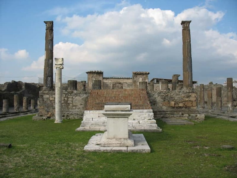 Pompeii: Group Tour with an Archeologist Guide - Key highlights worth prioritizing