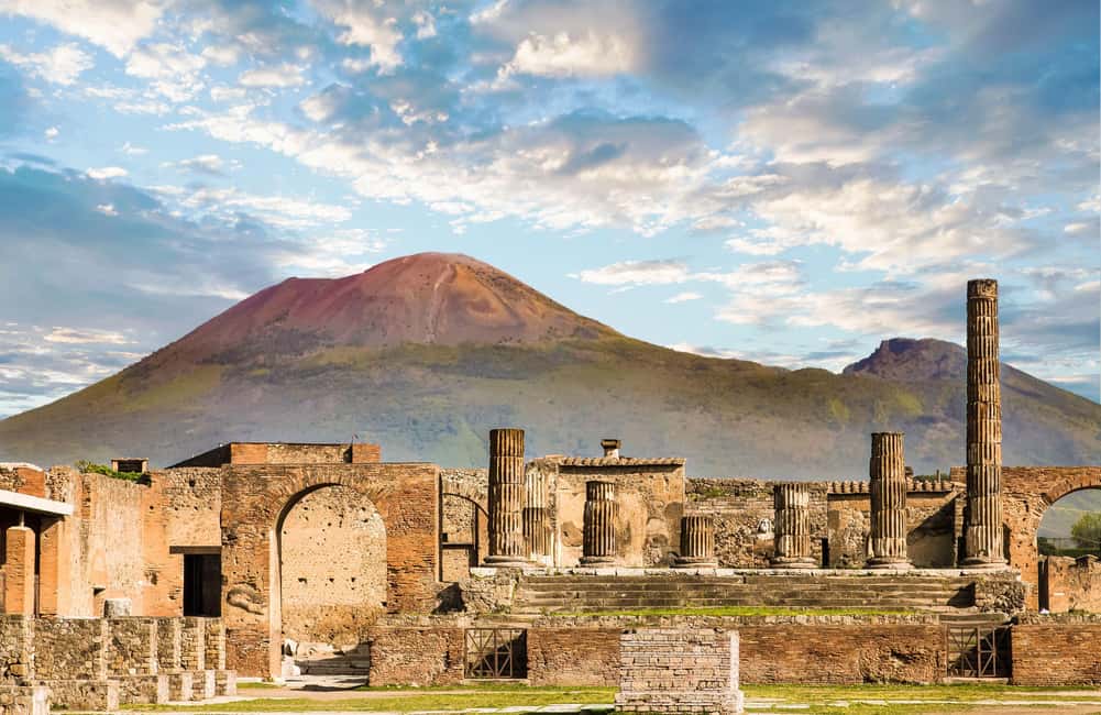 Pompeii: Group Tour with an Archeologist Guide - Baths, Lupanar, and the Main Street: Real Roman Daily Life vs. Just Ruins