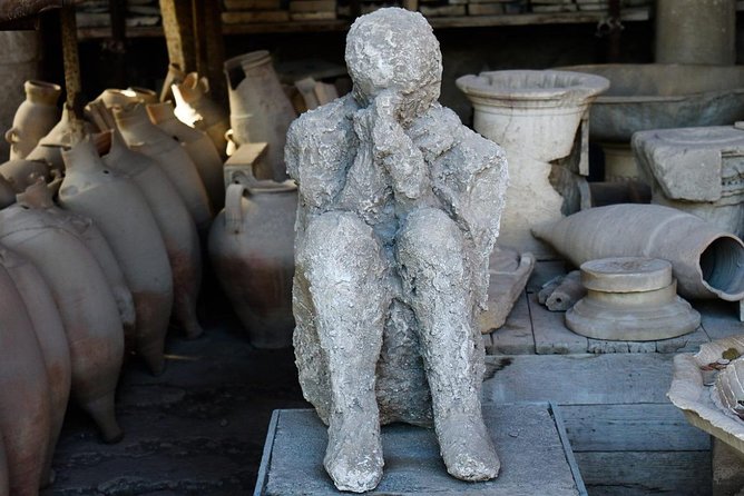 Pompeii Guided Group Tour with Entry Ticket and Archaeologist - Where you meet at the Circumvesuviana station (and how not to waste time)