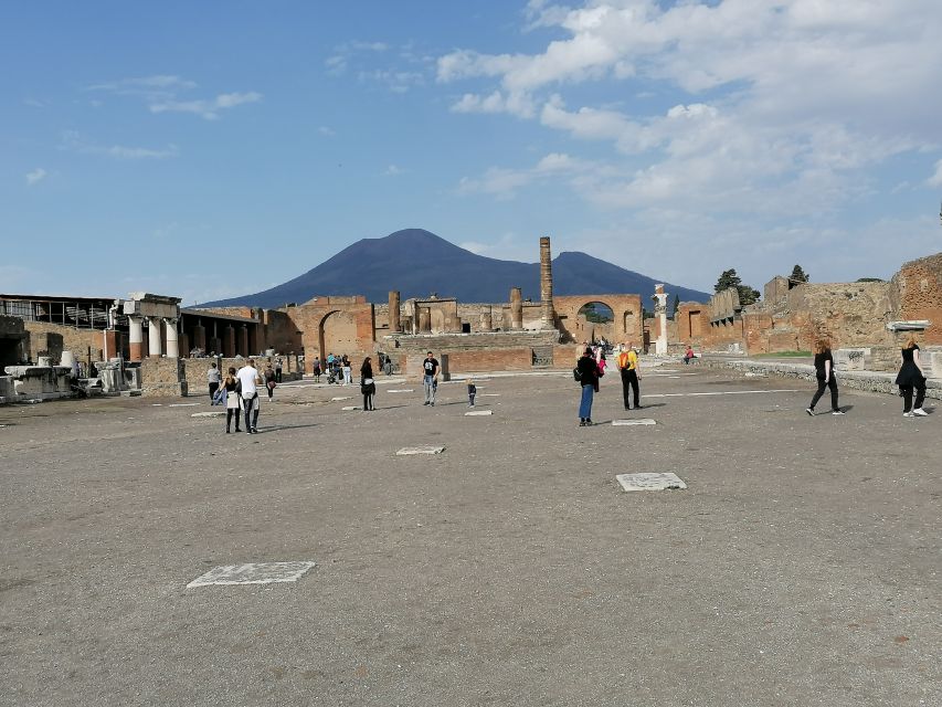 Pompeii: Guided Tour with Archaeologist with max. 12 People - Pompeii with Benedetto: what changes when your guide digs for facts