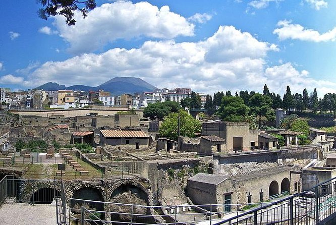 Pompeii & Herculaneum Day Trip from Naples with Lunch - Should you book?
