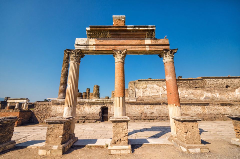 Pompeii: Private Tour with an Archaeologist - Why Pompeii Feels Like a Town, Not a Museum