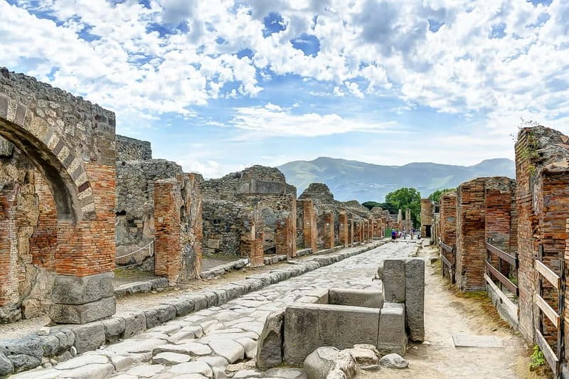 Pompeii Ruins Private Tour with Optional Skip-the-Line Entry - Porta Marina and the Sea Gate: A Dramatic Way to Enter the City