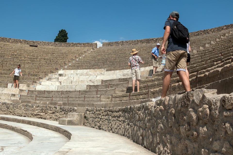 Pompeii: Skip-the-Line Guided Tour - First Steps at Coffee Shop Vittoria: Meeting Point and Getting Oriented