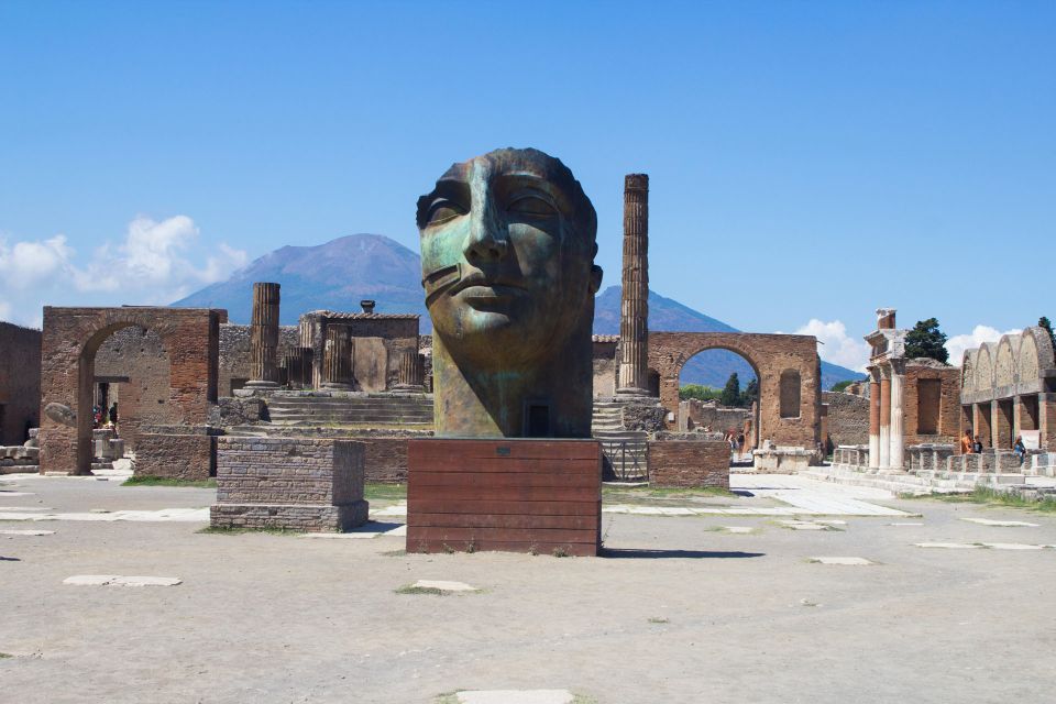 Pompeii: Skip-the-line-Ticket and Guided Tour - Art on the walls: what to notice in frescoes and mosaics