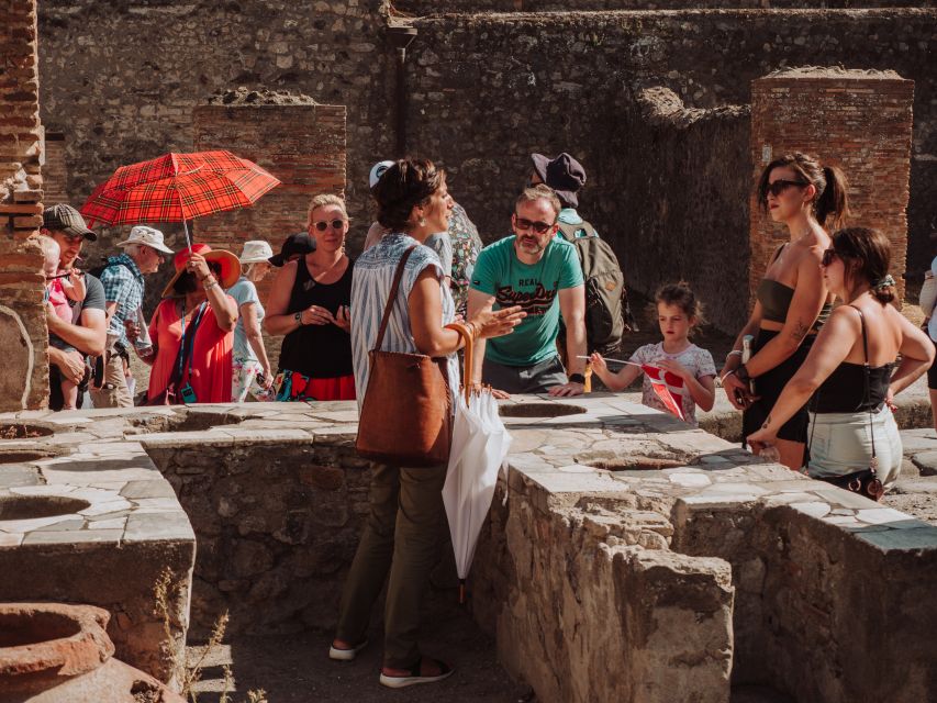 Pompeii: Small-Group Tour of Pompeii and Herculaneum - The Circumvesuviana train ride: 20 minutes of motion and a mental reset