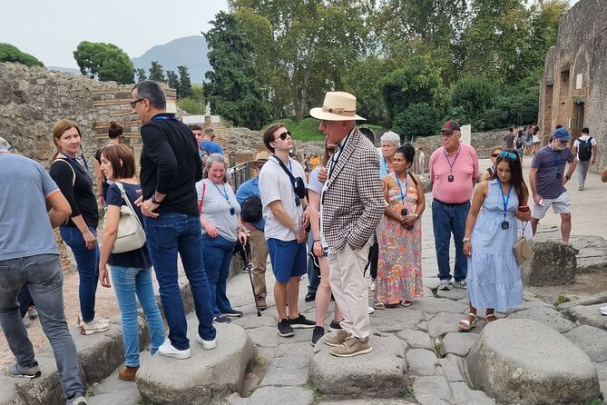 Pompeii small group tour with skip-the-line entrance included - Small group size: calm, but not tiny (25 is the cap)