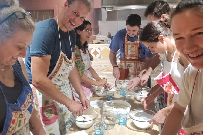 Semi-Private Pizza Making Experience in Naples with Drink - Inside Naples’ Old Pizzeria: How the Class Sets the Tone
