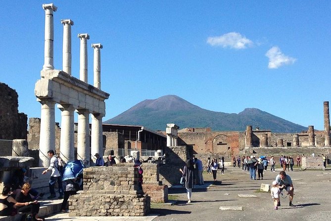 Sharing Tour of Pompeii - Meeting point at Villa Dei Misteri: getting started without drama